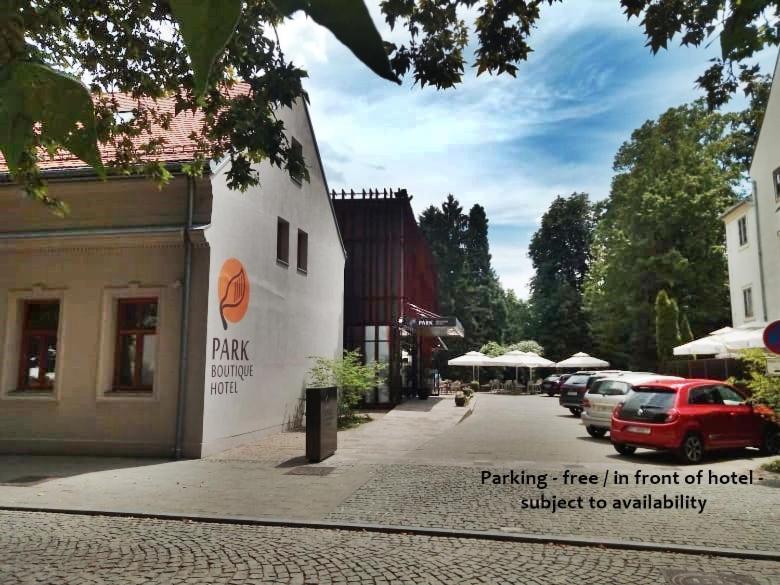 Park Boutique Hotel Вараждин Экстерьер фото