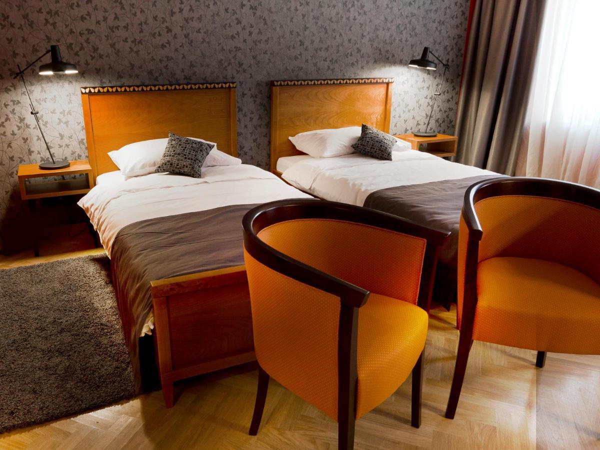 Park Boutique Hotel Вараждин Экстерьер фото