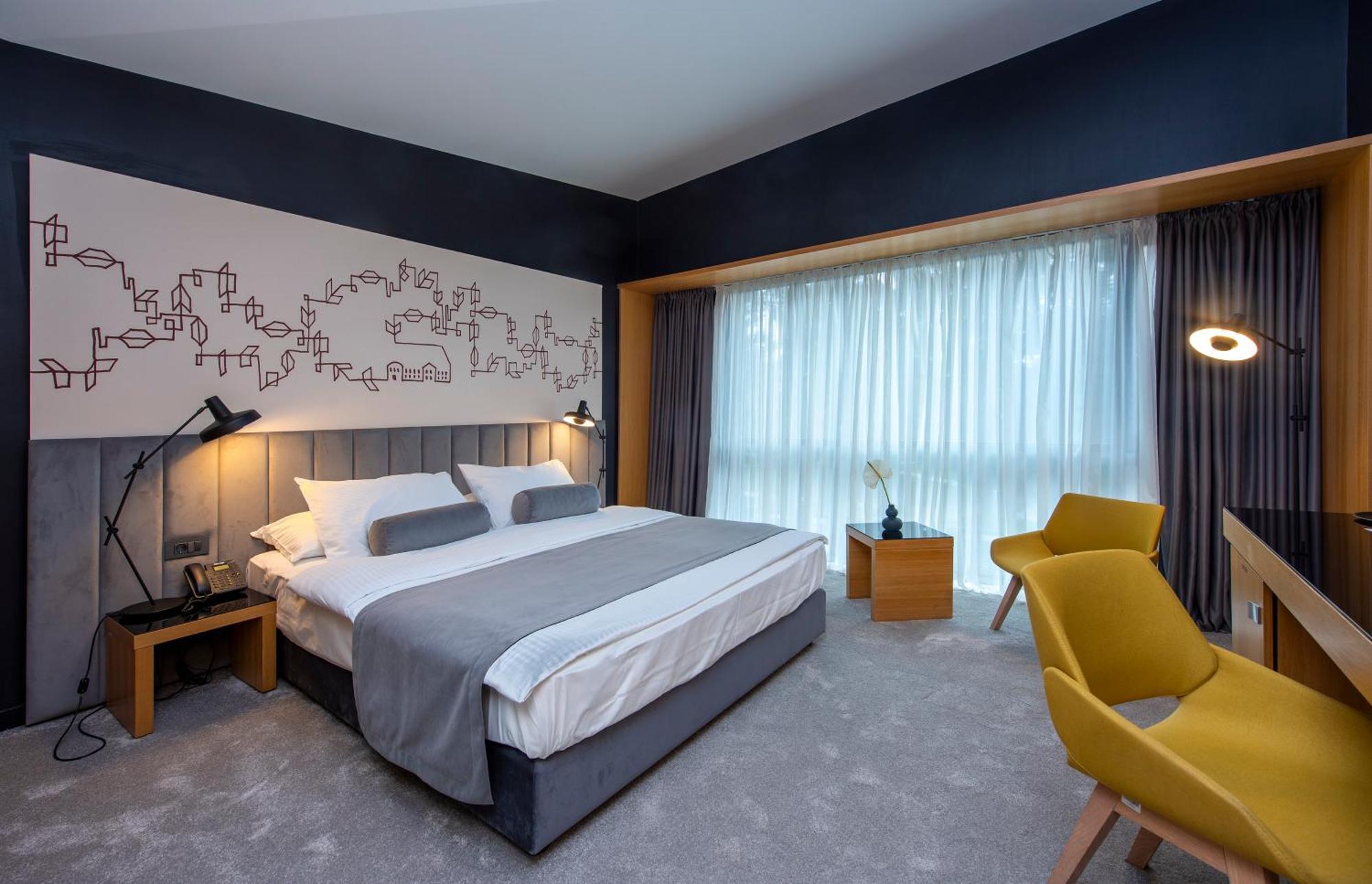 Park Boutique Hotel Вараждин Экстерьер фото